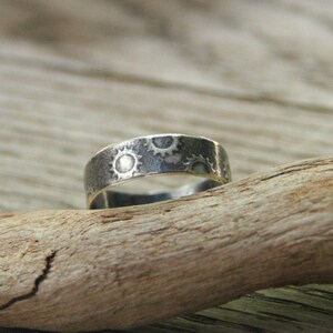Thin Sterling Silver Ring Band with Cog Pattern - Patina Finish - SIZE 7.5 IN STOCK
