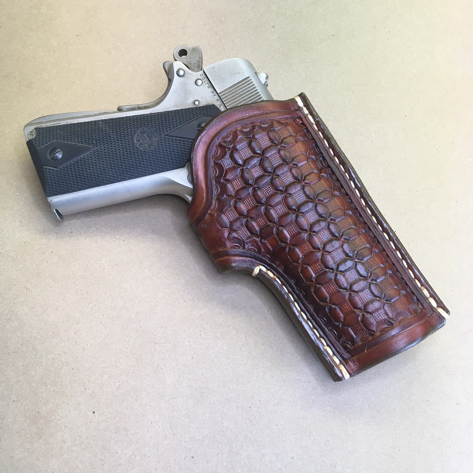 New! The "Classic Crossdraw" Holster for a Colt 1911 Commander