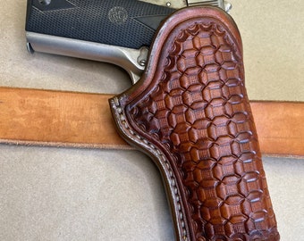 New! The "Classic Crossdraw" Holster for a Colt 1911 Commander..... Traditional OWB Style..... Handmade From Saddle Leather.