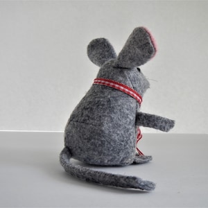 Mouse sewing pattern PDF 4 inches tall wool felt toy, party favour, craft project, softie, or wedding and seasonal ornament. Halloween image 3