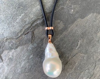 Baroque Pearl with 9ct Rose Gold on neoprene