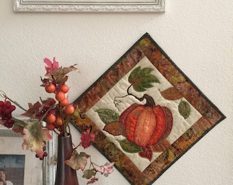 Fall Quilt Pattern PDF // Pumpkin Mini Quilt // Art Quilt Pattern // Mini Quilt Pattern // Autumn Pattern //Wallhanging Pattern