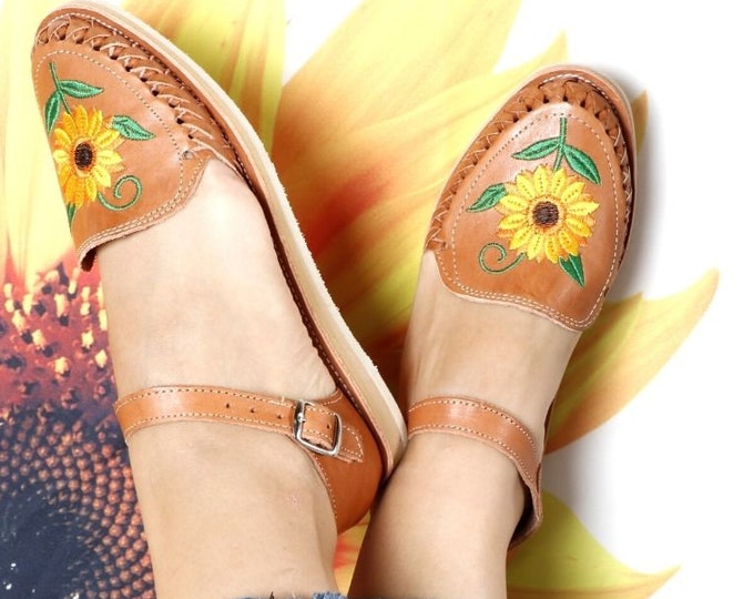 Embroidered Huaraches Girasol Leather Sandals, Women Sunflower Flats with buckle, Mexican Artisan Huarache, Embroidered Sunflower Flats