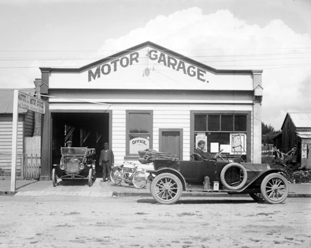Instant Download Vintage Image Auto Repair Shop 1910 Mechanic Garage 8 In.  X 10 In. 