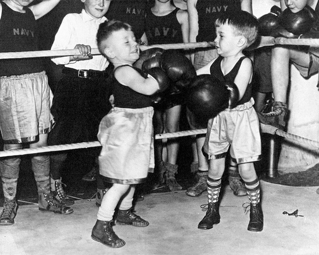Instant Download Vintage Image 1930s Little Boys Boxing 8 pic