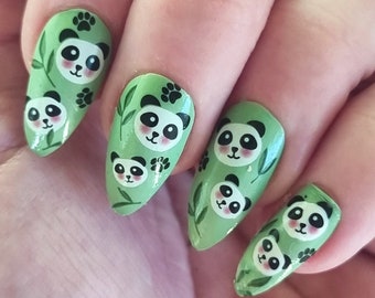 Decalcomanie per unghie con scivolo acquatico Panda Bear e bambù / Nail Art fai da te / Adesivi per unghie Panda / Unghie contemporanee in bambù / Regalo