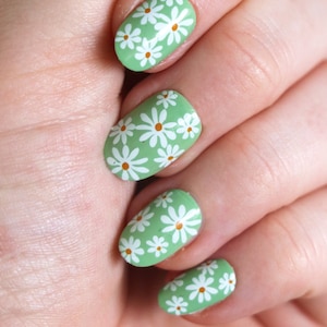 decalcomanie per unghie con scivolo d&#39;acqua a forma di margherita / decalcomanie per unghie con scivolo d&#39;acqua a forma di fiore / unghie floreali / adesivi per unghie floreali / nail art con fiori / decalcomanie per unghie con margherite