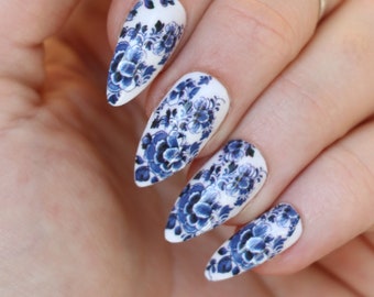 Delftsblauwe bloem waterglijbaan nagelstickers | DIY-nagelkunst | Bloemen nagelstickers | Waterglijbaan nageltransfers | iets blauw bruiloft | Geschenk