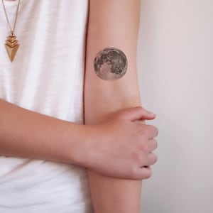 Full moon temporary tattoo | moon tattoo | small temporary tattoo | festival tattoo | bohemian tattoo | travel tattoo | Gift