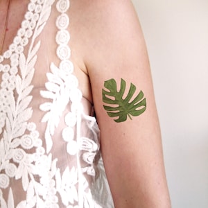 Monstera Deliciosa leaf temporary tattoo | Monstera temporary tattoo | floral temporary tattoo | green leaf temporary tattoo | Gift | Beauty