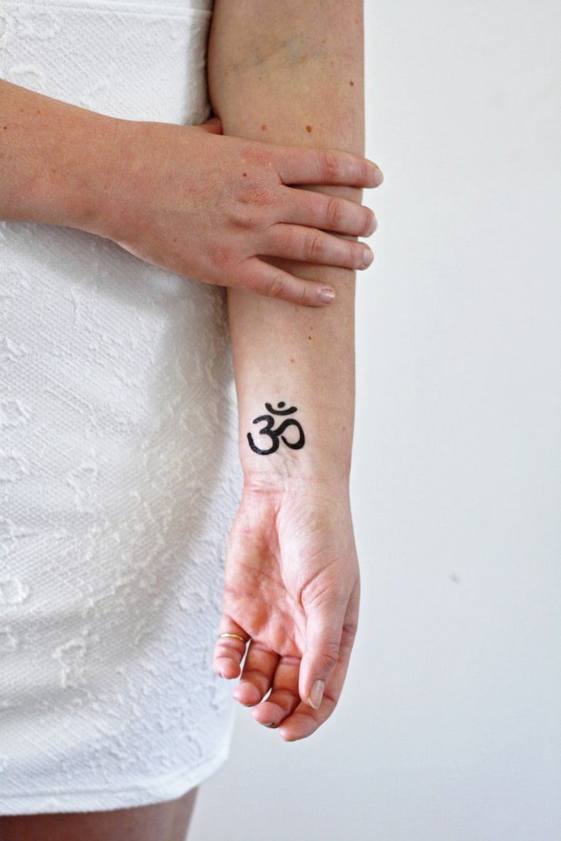 Om Tattoo Aum symbol tattoo Om temporary tattoo meditation tattoo yoga temporary tattoo bohemian gift idea Gift image 4