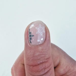 White and Silver Winter Snowflake Nail Decals | Christmas Nail Art | Festive & Elegant Nails | Water Slide Decals | Gift idea for Girls