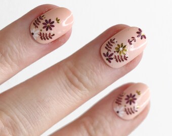 Red, white and gold floral pattern nail decals | flower waterslide nail decals | floral nail art | Gift