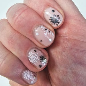 White and Silver Winter Snowflake Nail Decals | Christmas Nail Art | Festive & Elegant Nails | Water Slide Decals | Gift idea for Girls