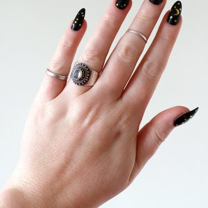 Maan en sterren nagel tatoeages Gouden nagelkunst Hemelse waterglijbaan stickers Nachtelijke hemel nagels Geschenk afbeelding 3