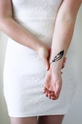 Feather temporary tattoo | feather tattoo | boho temporary tattoo | boho accessoire | bohemian tattoo | boho jewelry | festival accessoire product logo