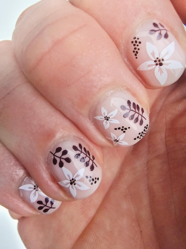 White Flowers with Black Centers and Black Leaves Nail Decals | Floral Nail Art | Elegant flower Nails | Water Slide Decals | Gift for Woman