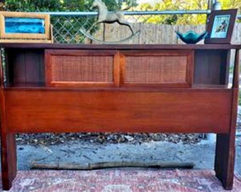 Vintage AMERICAN OF MARTINSVILLE Mid Century Modern Walnut Wood Queen/ Full sized Headboard Caned Storage