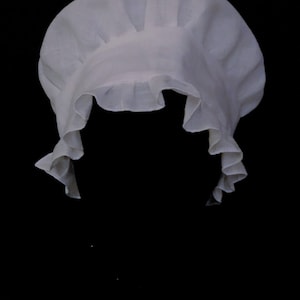 Narrow Ruffle Cap
