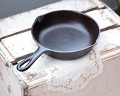 Birmingham Stove and Range Red Mountain series, 5, 8-1 8 quot skillet in great condition with a very smooth cooking surface, BSR Cast Iron Pan