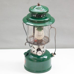 Coleman lantern model 220E, manufactured in August of 1959 in excellent condition.