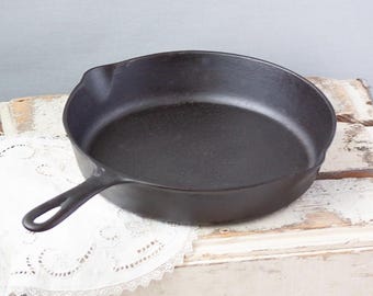 Vintage #8, 10-5/8" red mountain series cast iron skillet manufactured by Birmingham stove and Range Company in the 1930-s-1940.