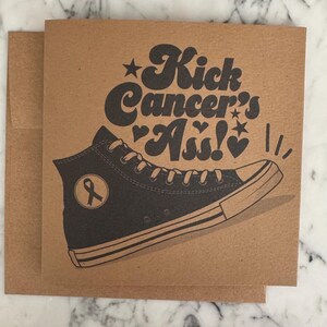 Kick Cancer's Ass Grußkarte - High Top Schuh Ermutigungskarte, Krebskarte, Gute Besserung Karte