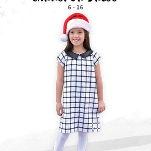 Puede incluir: Un vestido de cuadros blanco y negro con cuello negro y mangas cortas. El vestido lo lleva puesto una persona joven que lleva medias blancas y botas negras. El texto "juniors LARKSPUR DRESS 6-16" está en la parte superior de la imagen. El texto "hey june PATTERNS" está en la parte inferior de la imagen.
