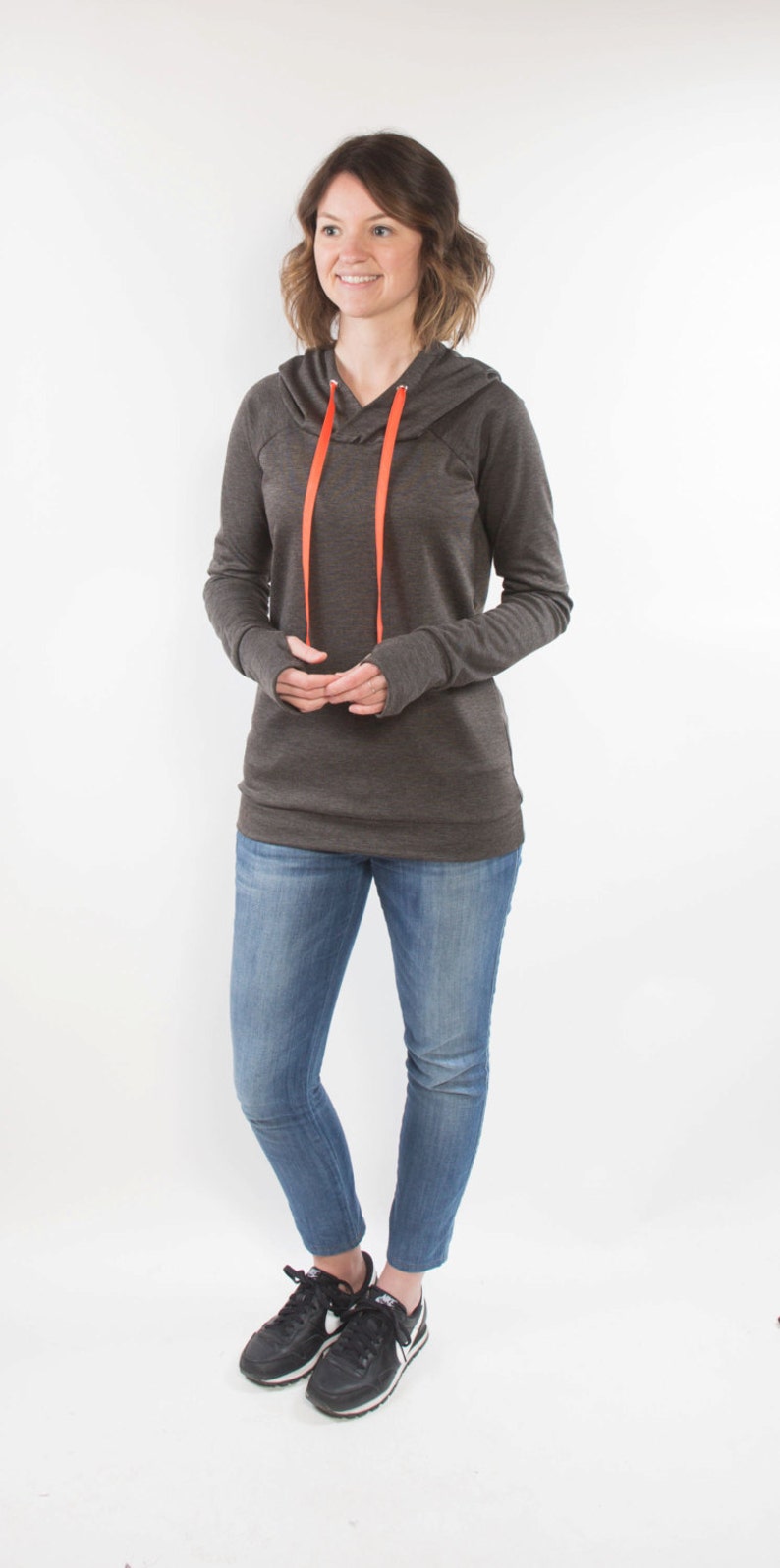 Lane Raglan, womens raglan knit shirt or hoodie with thumbhole cuffs pdf sewing pattern image 2