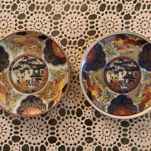 Vintage/Antique IMARI Ware Porcelain Set of 2 Medium Plates