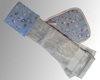 Kitchen Gift Set of Rail Towel and Pot Holder, Strawberry Print.