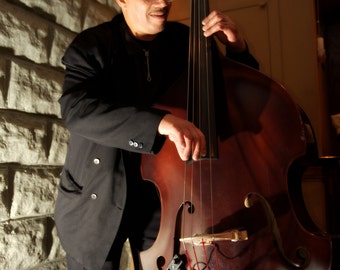 Upright Bass PICKUP with Flexible Micro-Gooseneck. The smallest, all-in-one, preamp/active pickup ! See it in action! myerspickups.com