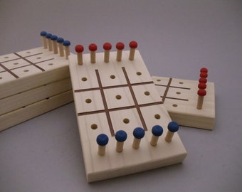 Tic Tac Toe - travel game - wood game - vintage game - classic game