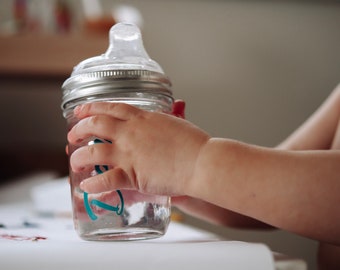 Vidrio personalizado Mason Jar Sippy Cup, Canning Jar Sippy taza, taza de bebé personalizada, personalizada taza de bebé, copa de niño pequeño, favor de la fiesta, regalo del bebé