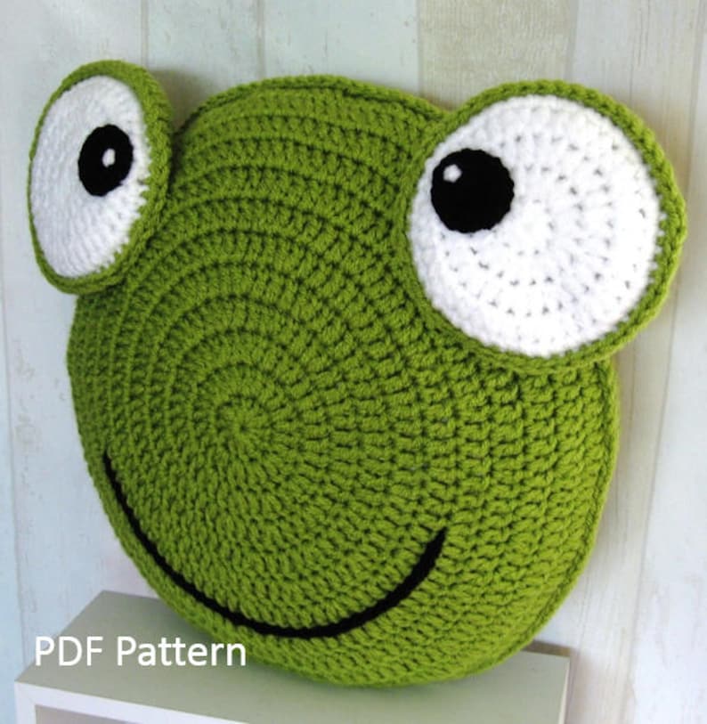 Frog Pillow Cushion CROCHET PATTERN crochet patterns for animal pillows Kids Birthday present Baby shower nursery gift image 4