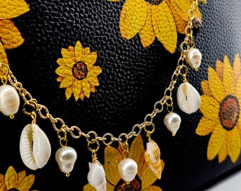 Handmade Seashell Bag Charm – Gold Chain, Pearls, Coastal Accessory