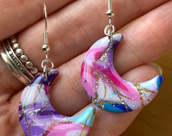 Boucles d'oreilles croissant de lune en pâte polymère : crochets en argent hypoallergéniques