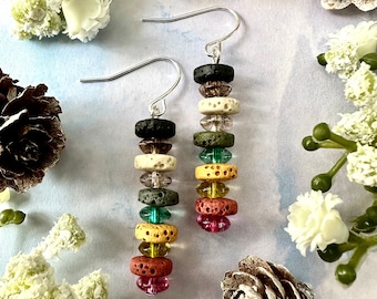 Boucles d'oreilles bohèmes perlées en pierre de lave - Bijoux de festival faits main - Pendentifs style bohème