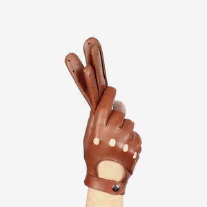 Men&#39;s car driving gloves, soft Italian nappa lamb leather, light brown driving gloves