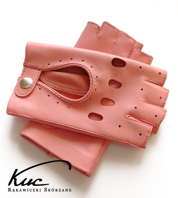 light pink fingerless gloves