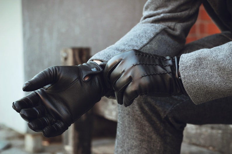 Gants en cuir doublés de cachemire pour hommes avec fermeture à bouton au poignet cuir d'agneau nappa italien doux, gants d'hiver chauds pour hommes, fabriqués en Europe image 1