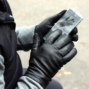 Men&#39;s touchscreen leather gloves - fine soft Italian nappa lamb leather - warm men&#39;s winter gloves, cashmere lined gloves.