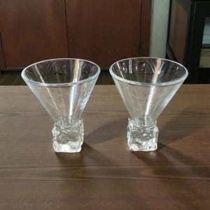 Set of 2 Vintage DiSaronno Melting Ice Cube Bottom Martini Glasses, Vintage Barware Cocktail Glasses image 8