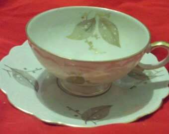 Tasse en porcelaine zeh Scherzer Bavière Allemagne & soucoupe dans un modèle de feuille d'or avec or Trim