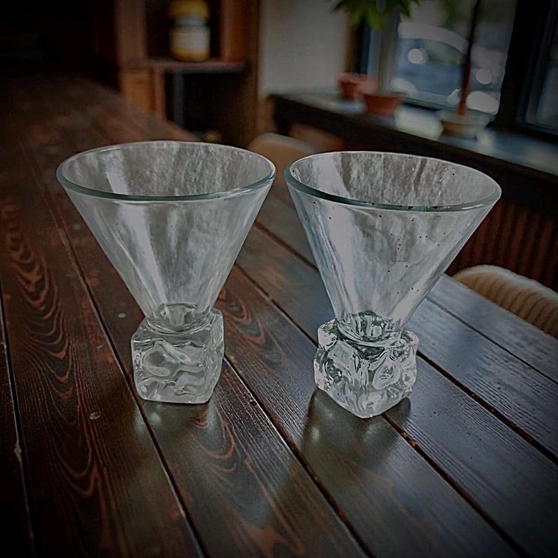 Set of 2 Vintage DiSaronno Melting Ice Cube Bottom Martini Glasses, Vintage Barware Cocktail Glasses image 4