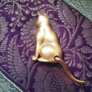 Adorable Gold Tone Kitty Cat Brooch Pin Free Shipping USA