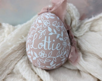 Personalisierte Osterei Dekoration - handbemalte Keramik Eier