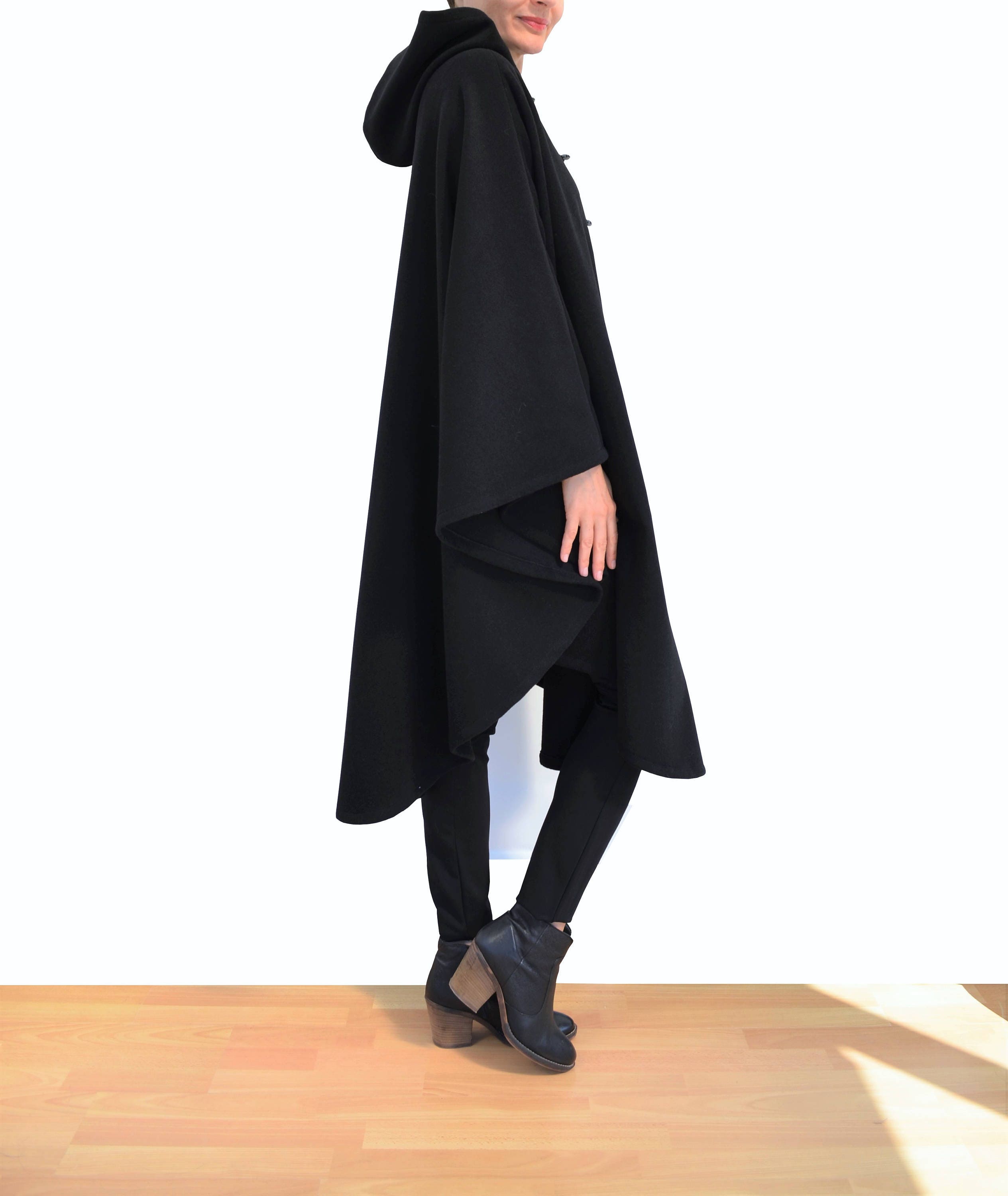 COAT LOUIS VUITTON CAPE L 42 IN CASHMERE BLACK CASHMERE COAT CLOAK