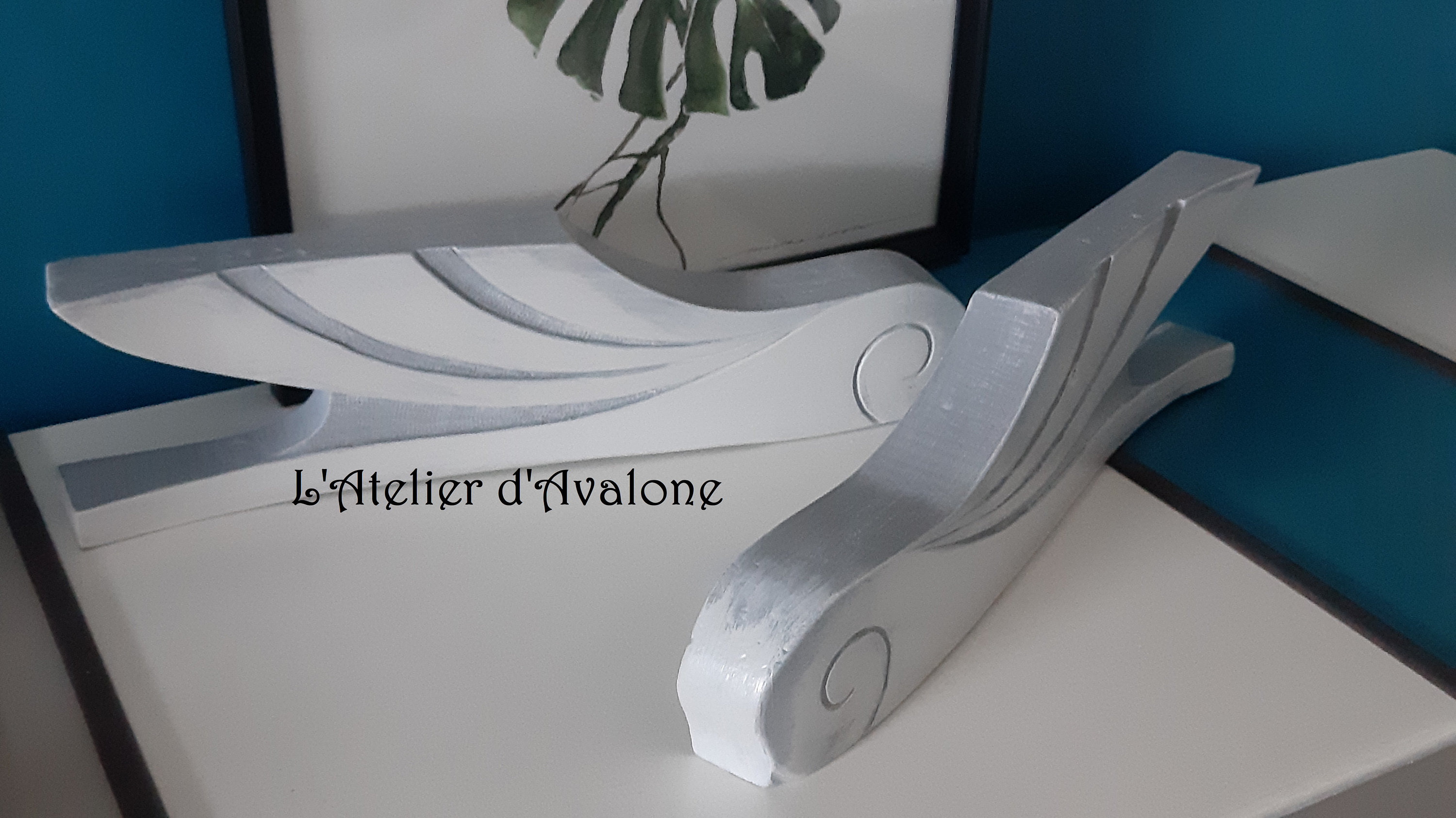 Serre Livres Décoratif en Bois Massif Forme Cigale Style Vintage Rétro Blanc et Gris Perle