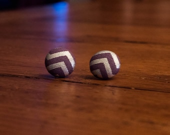 Large Silver Chevron Fabric Covered Button Earrings, 3/4" Retro Style Post Earrings, Large Silver Stud Earrings, Metallic Silver Buttons